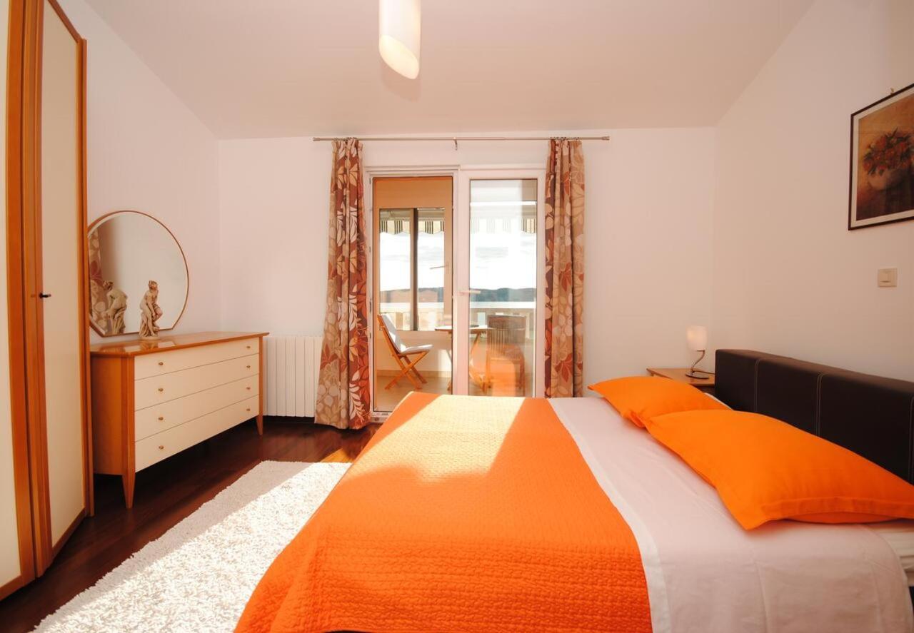 Seaview Luxury Apartment "Lucy" With Terrace & Vintage Summer Kitchen Trogir Dış mekan fotoğraf