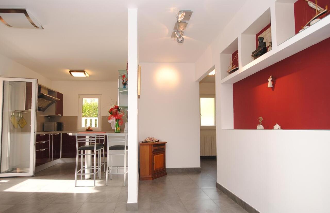 Seaview Luxury Apartment "Lucy" With Terrace & Vintage Summer Kitchen Trogir Dış mekan fotoğraf