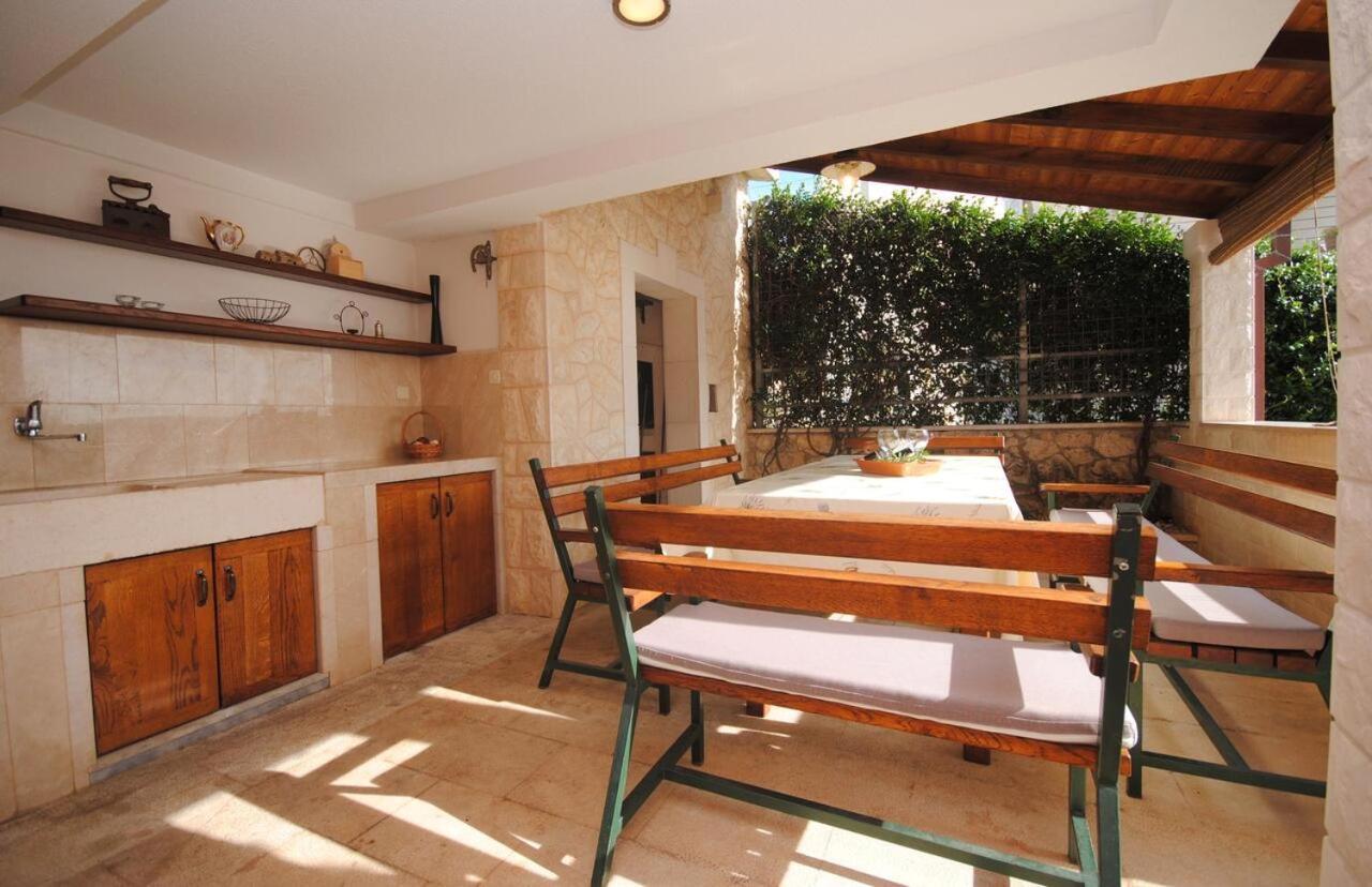 Seaview Luxury Apartment "Lucy" With Terrace & Vintage Summer Kitchen Trogir Dış mekan fotoğraf