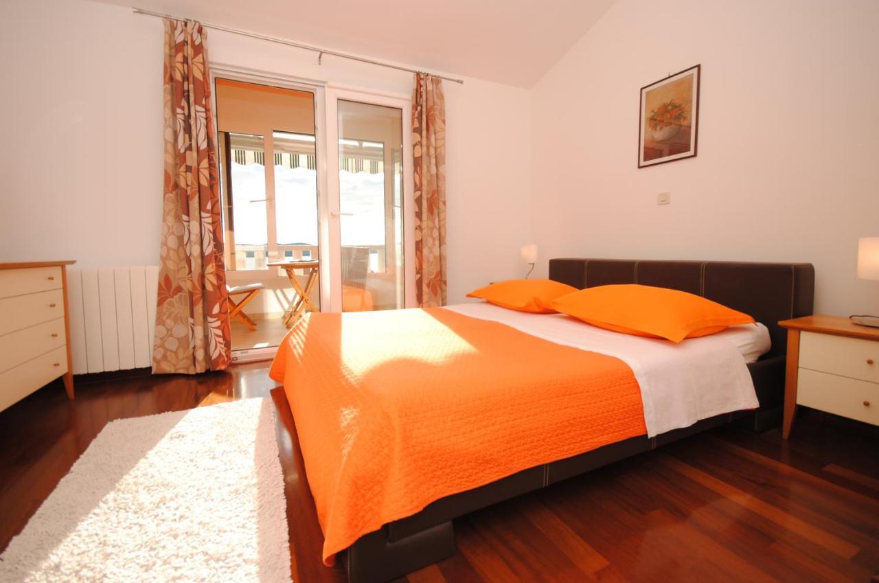 Seaview Luxury Apartment "Lucy" With Terrace & Vintage Summer Kitchen Trogir Dış mekan fotoğraf