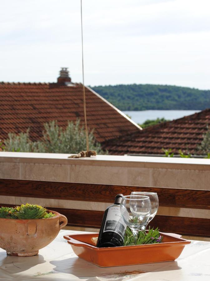 Seaview Luxury Apartment "Lucy" With Terrace & Vintage Summer Kitchen Trogir Dış mekan fotoğraf