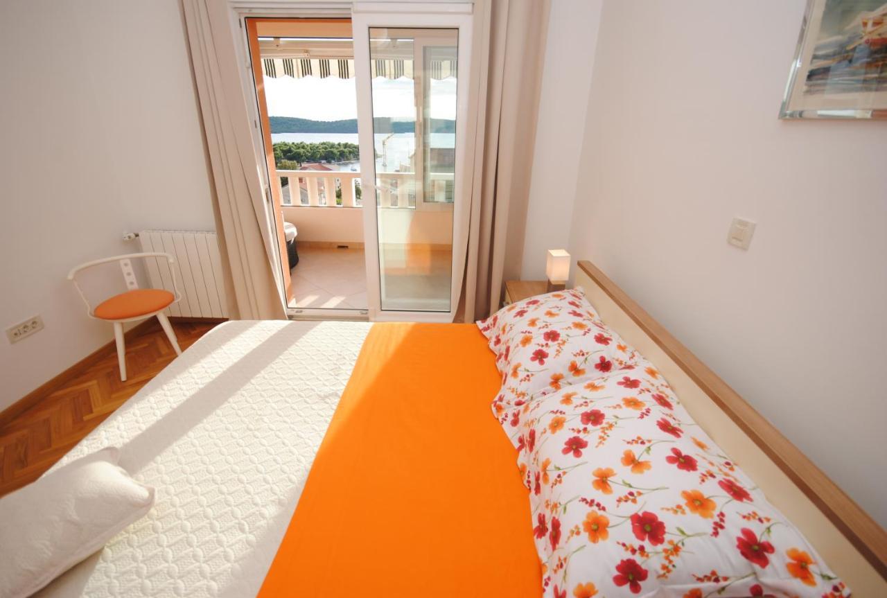 Seaview Luxury Apartment "Lucy" With Terrace & Vintage Summer Kitchen Trogir Dış mekan fotoğraf